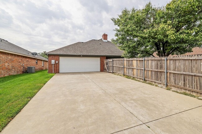 Building Photo - 6802 Thunder Rd