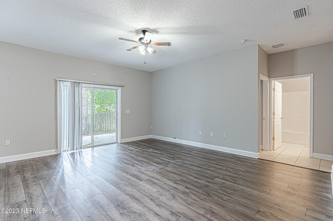 Building Photo - 8014 Ridgehill View Rd