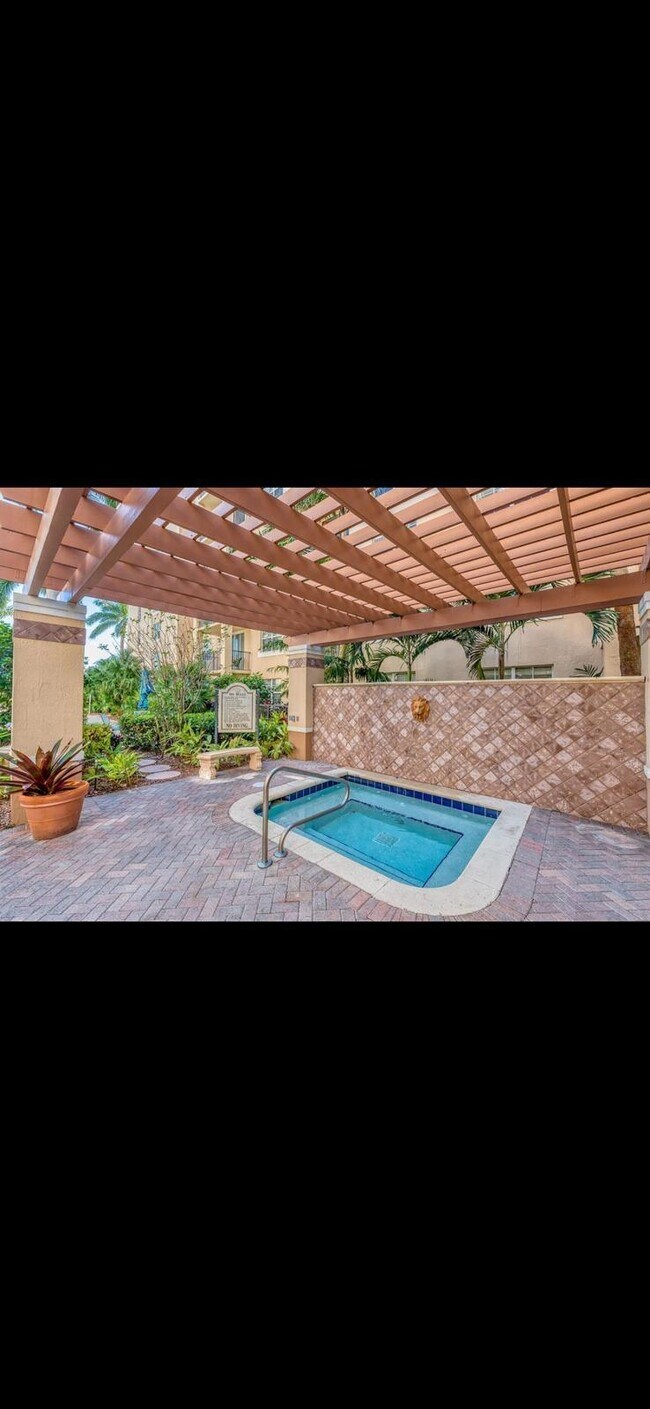 Building Photo - 1803 N Flagler Dr