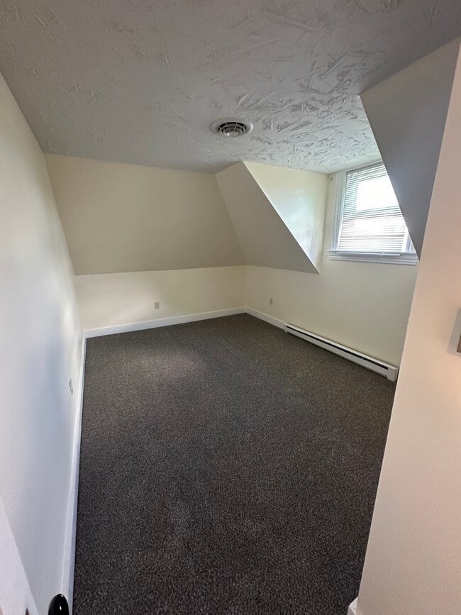 Building Photo - 764 Chestnut St