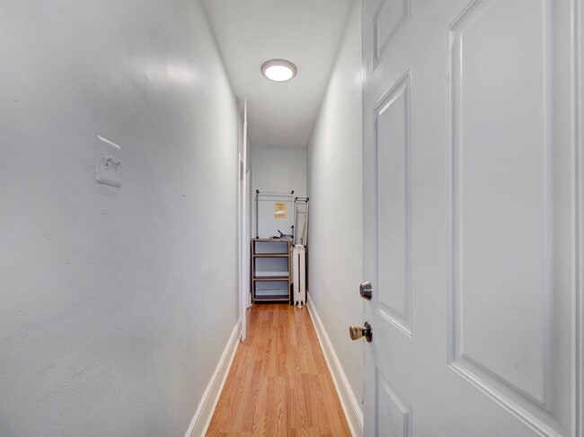 Building Photo - 276 Van Wagenen Ave