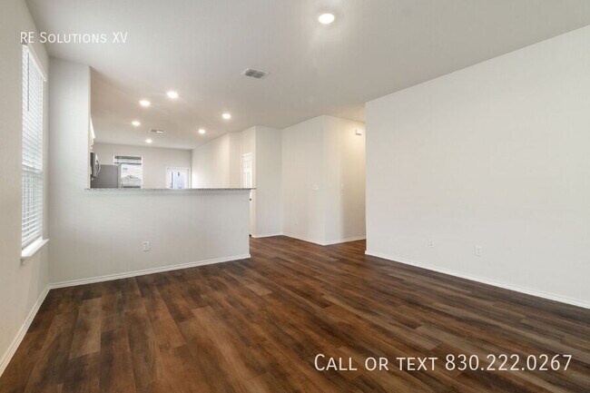 Building Photo - 10243 Band Wagon