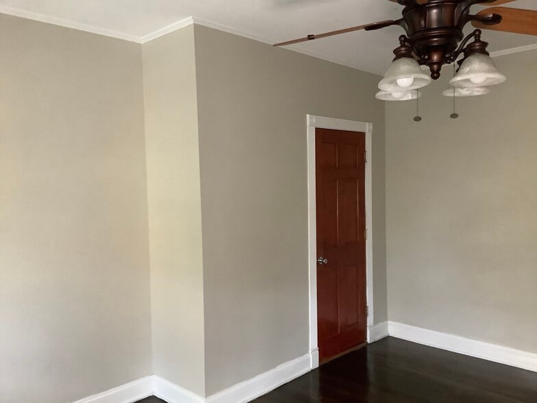Dining room measures 15’10” by 13’9” and has a closet. - 9 Jay St