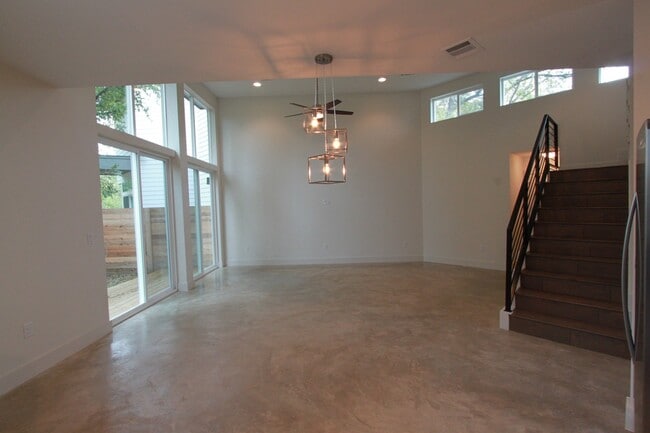 Building Photo - Contemporary East Austin Home with Private Yard & Garage