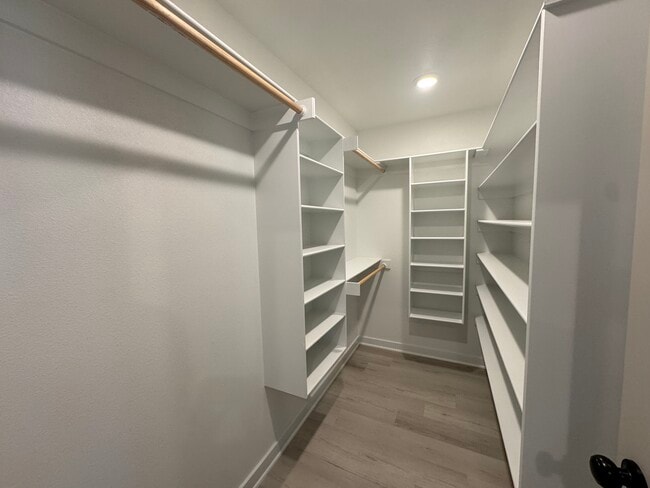 Building Photo - 3204 SW Camden Dr