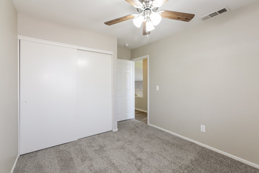 Building Photo - 1825 Klamath Falls Way
