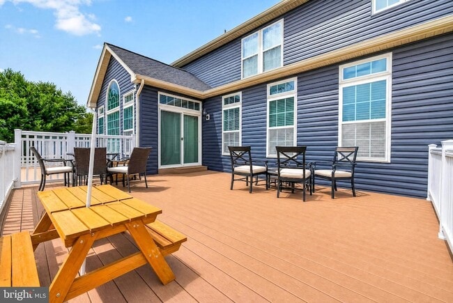 Building Photo - 206 Markham Ct