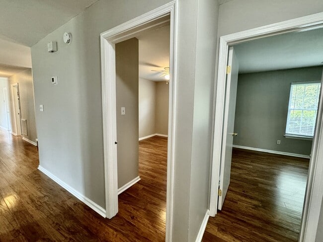 Building Photo - READY 05-15-25!! Ranch Home w/2-Car Garage...
