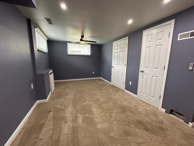 Building Photo - Charming 3 bedroom House