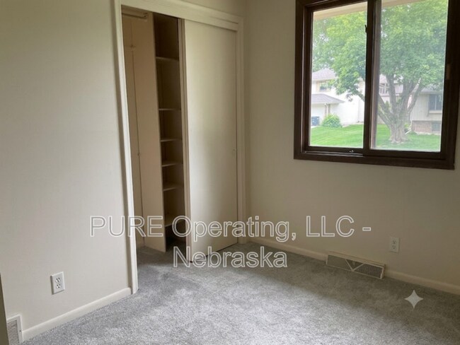 Building Photo - 15229 Y St