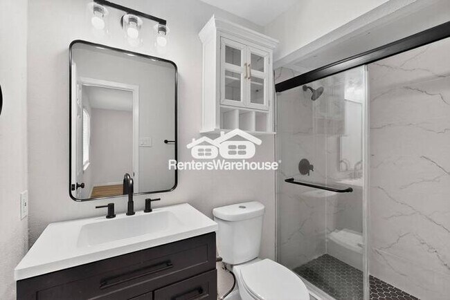 Building Photo - MOVE IN READY - 3BED/2BATH - THE COLONY, T...