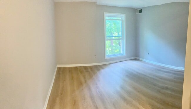 Bedroom - 11909 Parklawn Dr