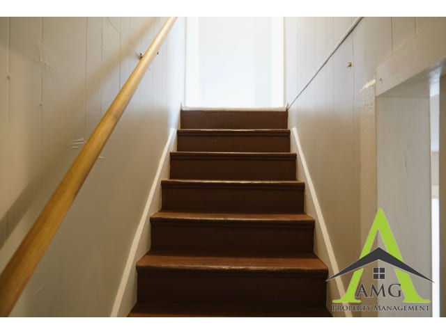 Building Photo - 621 Coffey St