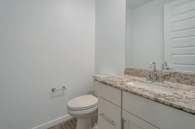 Building Photo - Like New luxurious Model Home with 2 Maste...