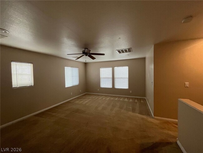 Building Photo - 933 Purdy Lodge St