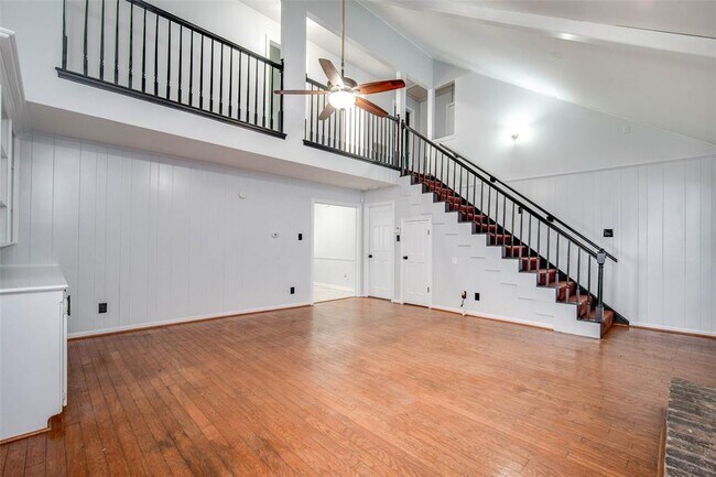 Building Photo - 15319 Paseo Del Rey Dr