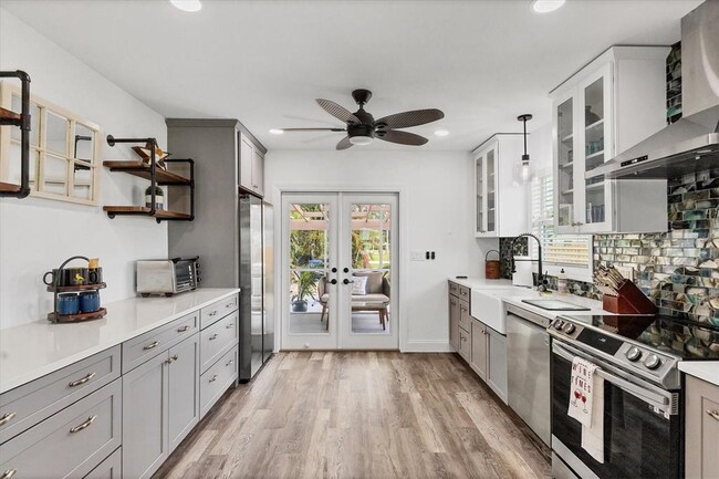 Building Photo - 843 Palmetto St