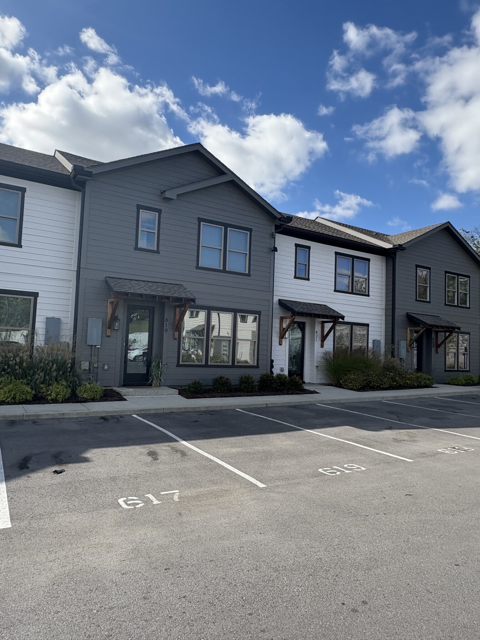 Building Photo - 628 Wallace Ct