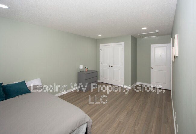 Building Photo - 201 Berry Ln