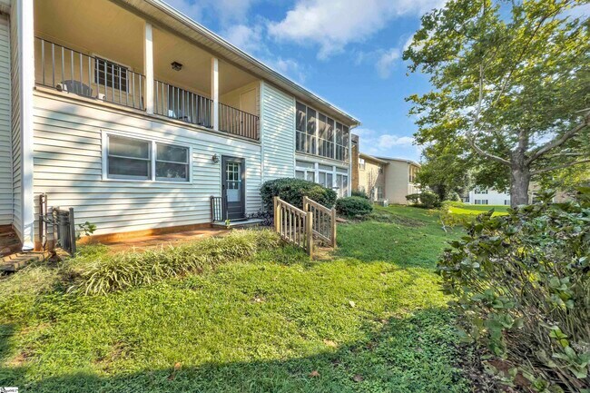 Building Photo - 925 Cleveland St