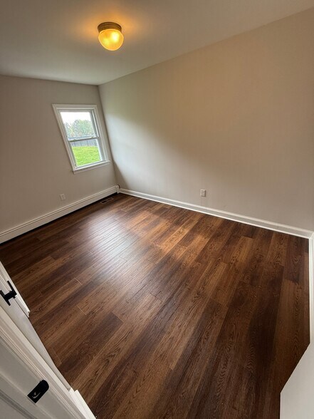 Building Photo - 17 Maloney Rd