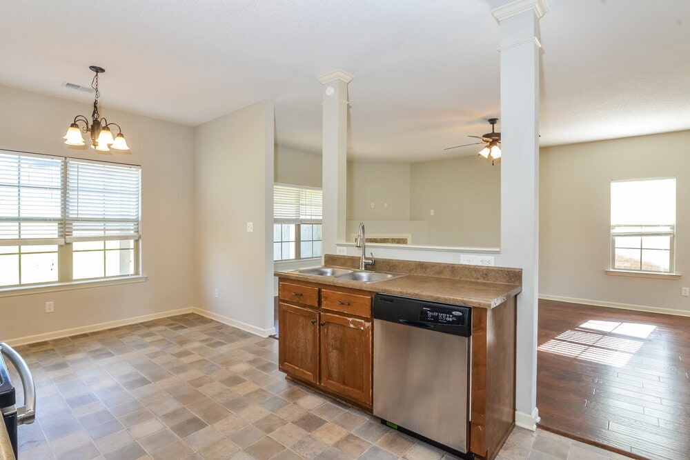 Building Photo - 4260 Markston Dr