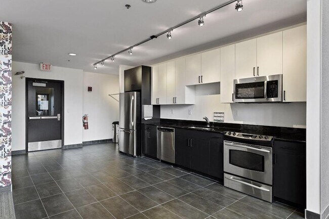 Building Photo - 401 N 2nd St