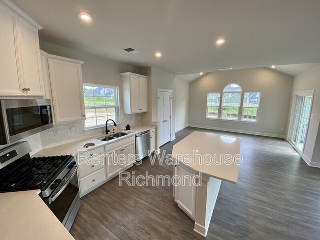 Building Photo - 4701 Mnr Xing Pl.