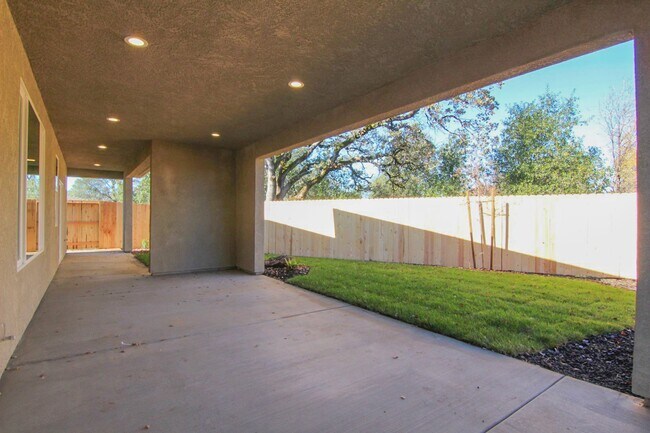 Building Photo - New Home for Rent in Redding CA | Solar, 2 Car Garage, Covered Patio, No Pets
