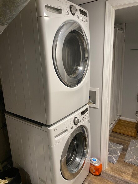Washer/Dryer in-home - 616 Lamont St NW