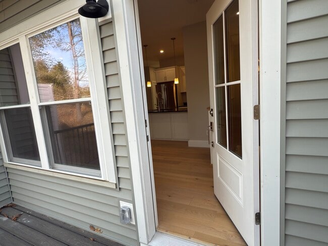 Building Photo - 42 O'Neil St