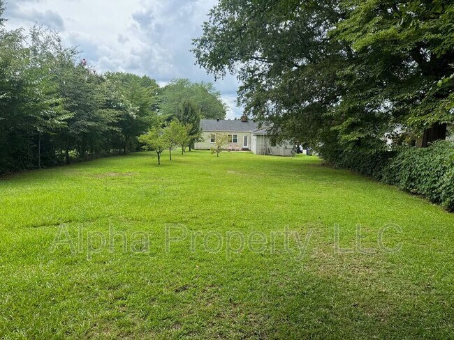 Building Photo - 117 Vanderbilt Cir