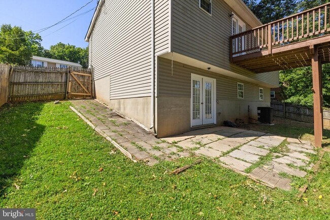 Building Photo - 345 Brown Ave