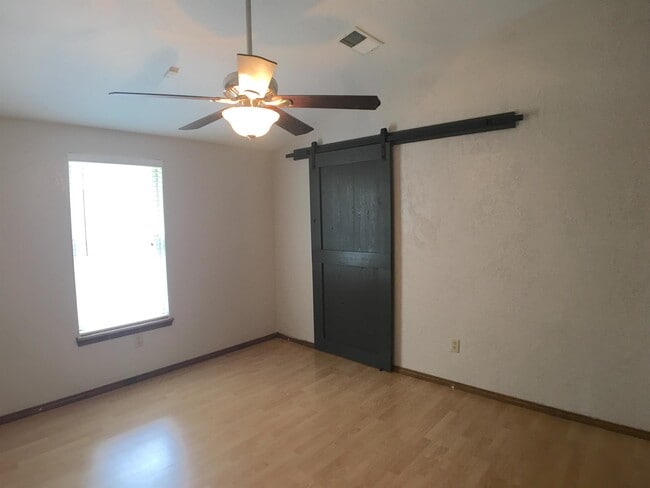 Building Photo - 2135 Goodrich Dr
