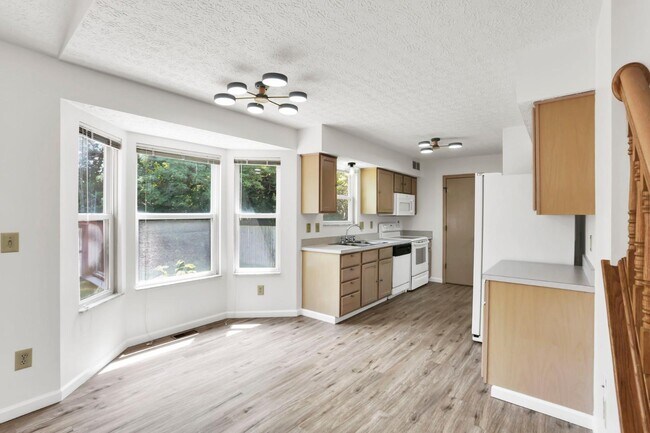 Building Photo - 4516 Harston Ave