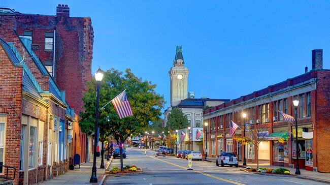 Building Photo - ***Please Respond Directly to the Online Listing, Calls May Not Be Returned***