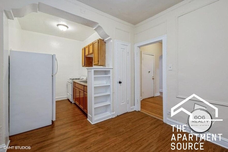 Building Photo - 5248 S Drexel Ave