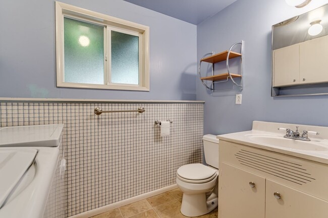Building Photo - Beautiful 5 bedroom house in South Eugene!