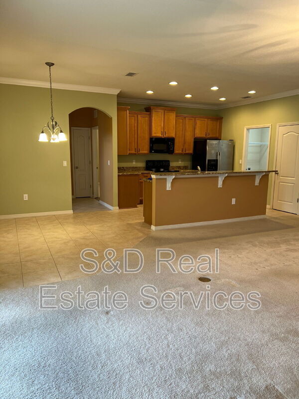 Building Photo - 2492 Tahoe Dr
