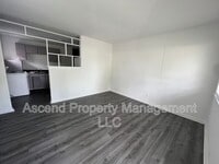 Building Photo - 1206 Sholar Ave