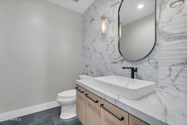 Building Photo - 6975 North 39th Pl