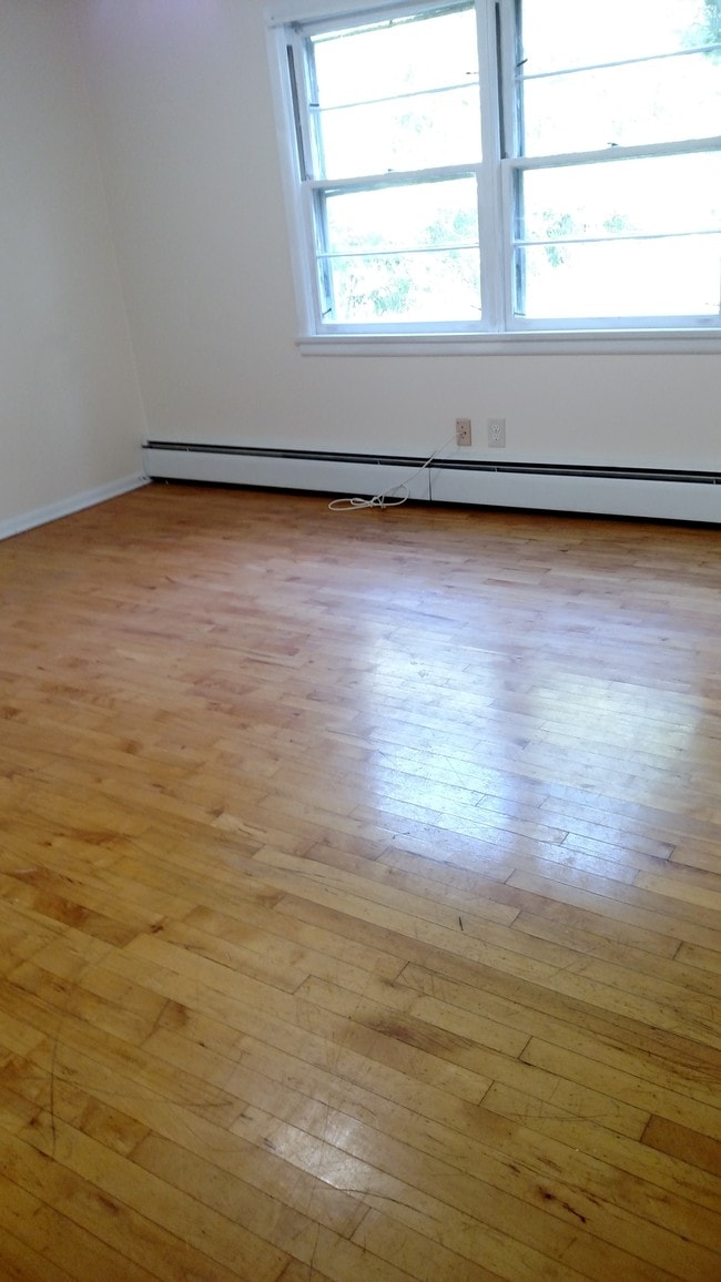 Building Photo - Gilded Sparrows Nest Apartments LLC