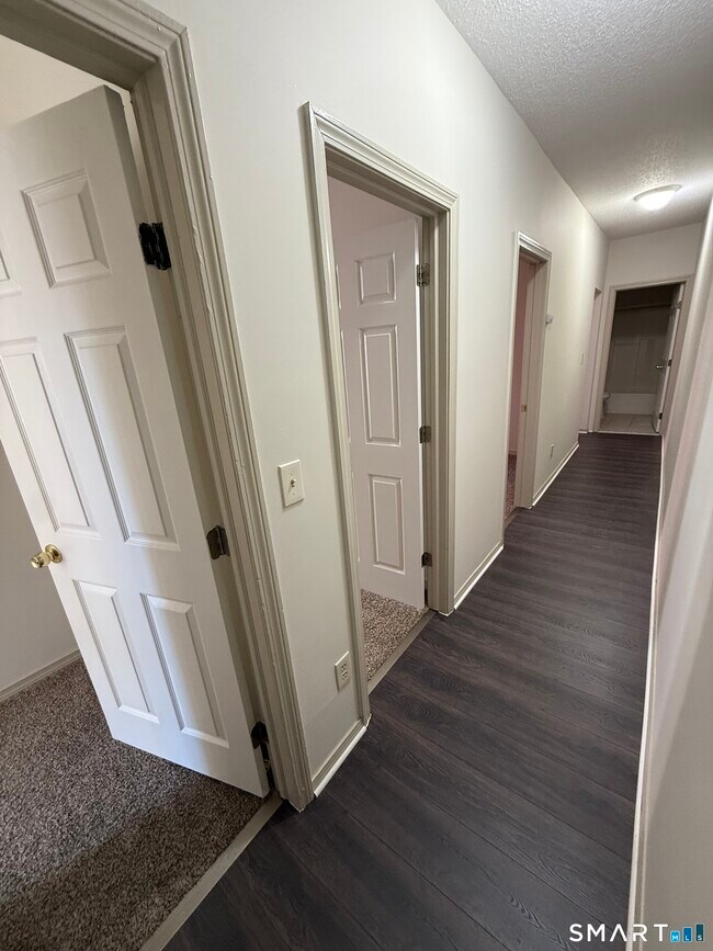 Building Photo - 834 Park St