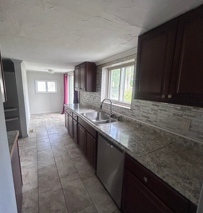 Building Photo - 32700 Pettibone Rd