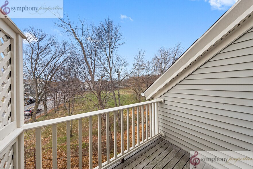 Building Photo - 162 Fuller St