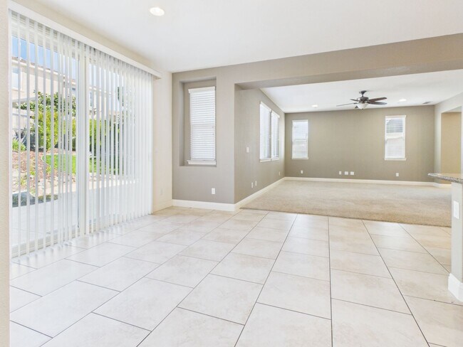 Building Photo - Spacious 5-Bedroom Solar Home in Blackstone with Resort Style Amenities