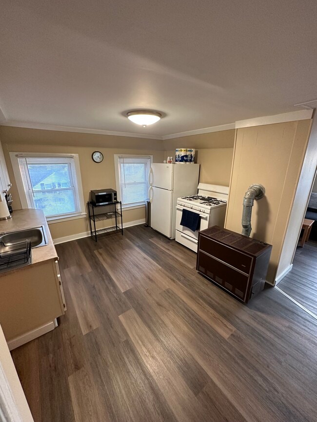 110 Forest Ave 110 Forest Ave Cranston RI 02910 Apartment Finder