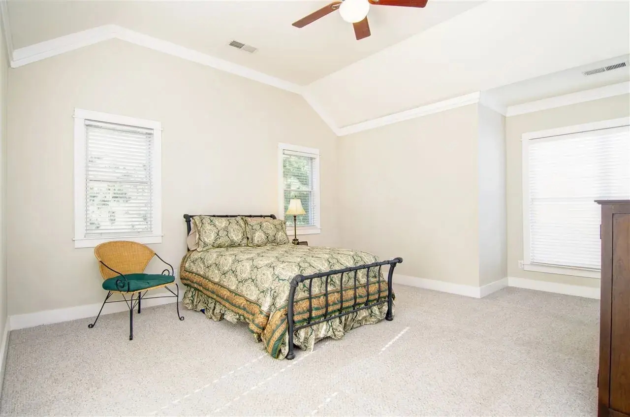 Building Photo - 166 Harbor Isle Cir N