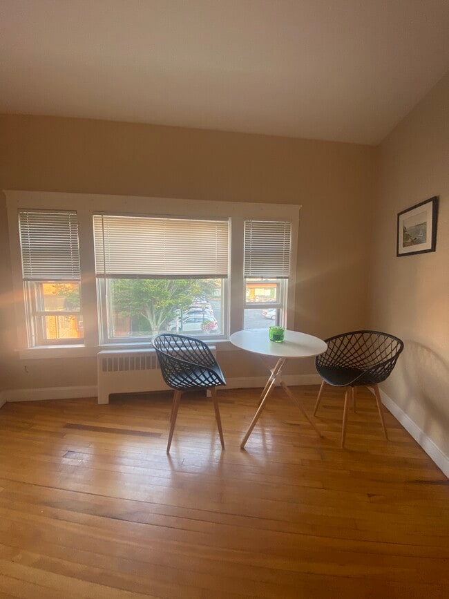 Building Photo - 107 Bellevue Ave