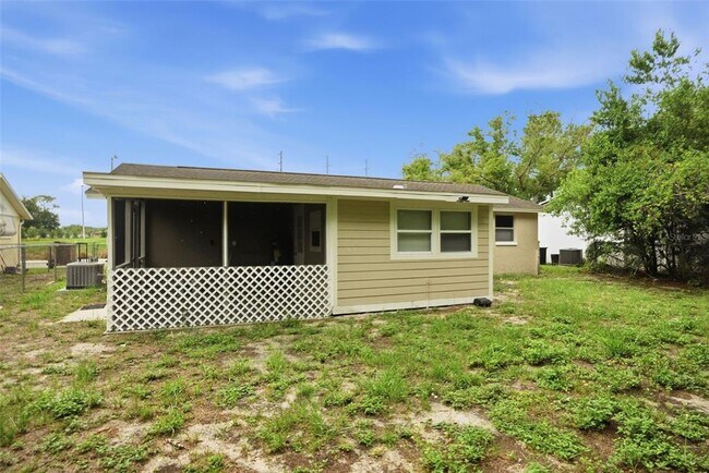 Building Photo - 11902 Oceanside Dr